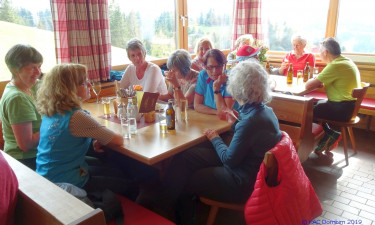 KAC Dornbirn Ausflug Brueggelekopf 2019 06447 Im Gasthaus